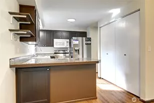 11125 NE 129th St, Kirkland, WA 98034 - Photo 16