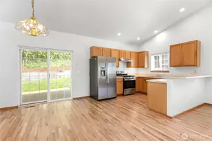 223 Milton St, Bellingham, WA 98229 - Photo 8