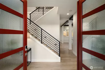 6020 147th Place SE, Bellevue, WA 98006 - Photo 2