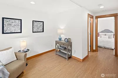 9219 Stone Avenue N, Seattle, WA 98103 - Photo 22