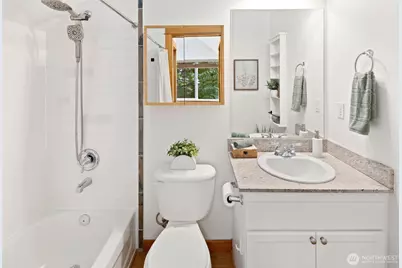 9219 Stone Avenue N, Seattle, WA 98103 - Photo 20