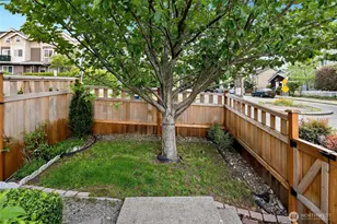 9219 Stone Ave N, Seattle, WA 98103 - Photo 4