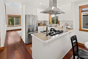 9219 Stone Ave N, Seattle, WA 98103 - Photo 12