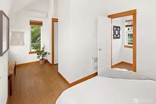 9219 Stone Ave N, Seattle, WA 98103 - Photo 18