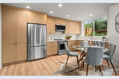 2509 N 42nd Street, Seattle, WA 98103 - Photo 6