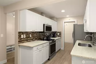 14226 NE 2nd Pl, Bellevue, WA 98007 - Photo 8