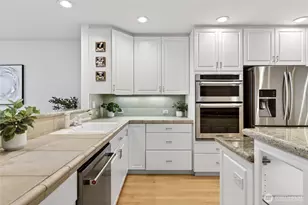 1661 Harbor Ave SW, Seattle, WA 98126 - Photo 4