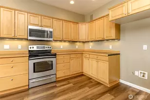 17806 106th St E, Bonney Lake, WA 98391 - Photo 10