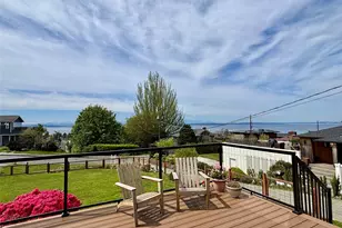 3228 57th Ave SW, Seattle, WA 98116 - Photo 2