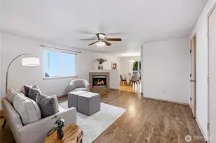 368 NW Grandstand St, Bremerton, WA 98311 - Photo 2