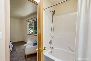 368 NW Grandstand St, Bremerton, WA 98311 - Photo 16