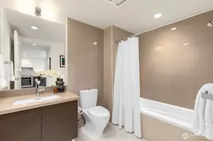 588 Bell St, Seattle, WA 98121 - Photo 22