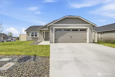 700 Regina Place, Grandview, WA 98930 - Photo 1