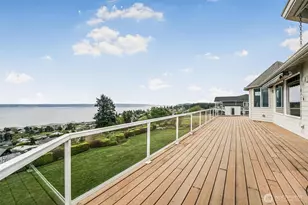 1411 Crestview Dr, Camano Island, WA 98282 - Photo 18