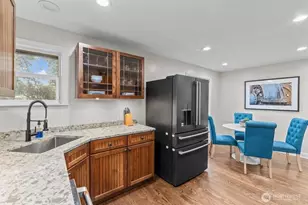 8250 Corliss Ave N, Seattle, WA 98103 - Photo 4