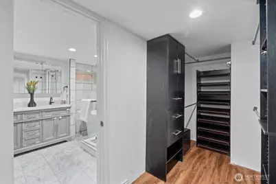 8250 Corliss Avenue N, Seattle, WA 98103 - Photo 16