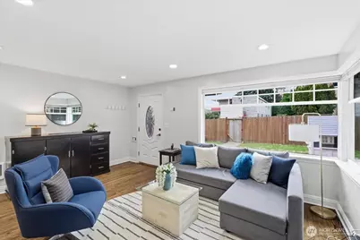 8250 Corliss Avenue N, Seattle, WA 98103 - Photo 2