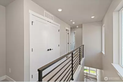 12814 66th Avenue S, Seattle, WA 98178 - Photo 16