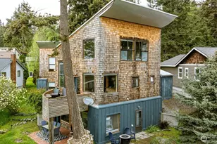 1060 Halsey Dr, Coupeville, WA 98239 - Photo 2