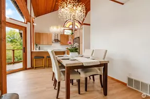 2419 Federal Ave E, Seattle, WA 98102 - Photo 4