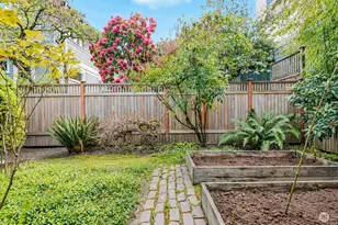 2419 Federal Ave E, Seattle, WA 98102 - Photo 26