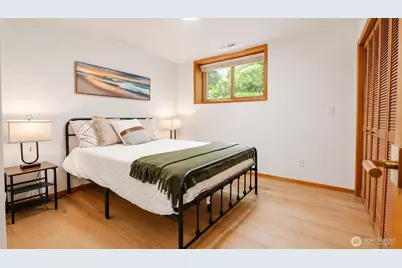 2419 Federal Avenue E, Seattle, WA 98102 - Photo 14