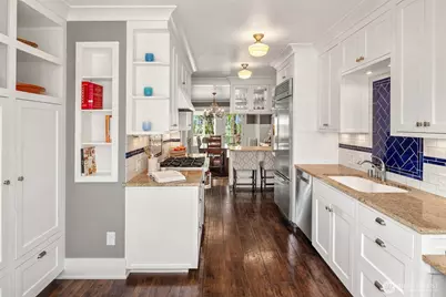 2403 11th Avenue W, Seattle, WA 98119 - Photo 18
