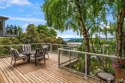 2403 11th Avenue W, Seattle, WA 98119 - Photo 12