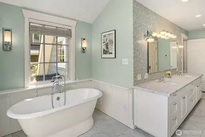 2403 11th Avenue W, Seattle, WA 98119 - Photo 28