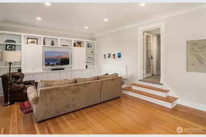 2403 11th Avenue W, Seattle, WA 98119 - Photo 30