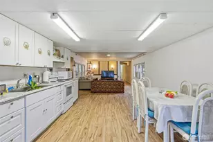 11330 E Riverside Dr, Bothell, WA 98011 - Photo 10