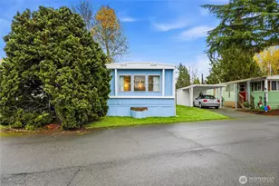 11330 E Riverside Dr, Bothell, WA 98011 - Photo 2