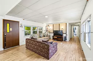 11330 E Riverside Dr, Bothell, WA 98011 - Photo 12