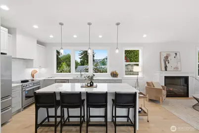 8815 Densmore Avenue N, Seattle, WA 98103 - Photo 10