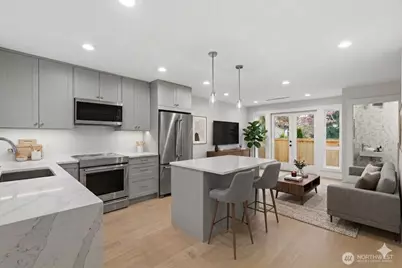 8817 Densmore Avenue N, Seattle, WA 98103 - Photo 2