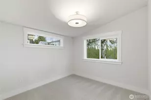 8817 Densmore Ave N, Seattle, WA 98103 - Photo 14