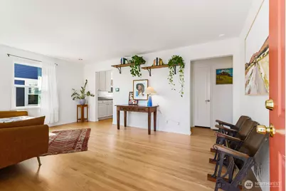 8633 36th Ave SW, Seattle, WA 98126 - Photo 2