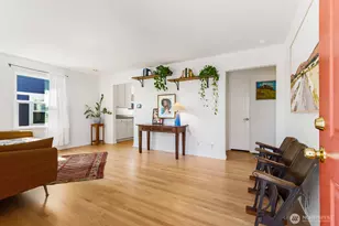 8633 36th Ave SW, Seattle, WA 98126 - Photo 2