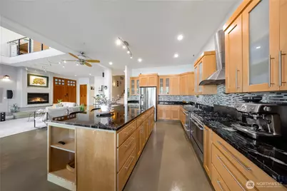 2006 W Lake Sammamish Parkway NE, Redmond, WA 98052 - Photo 10