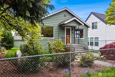 705 N 104th Street, Seattle, WA 98133 - Photo 2