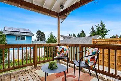 705 N 104th Street, Seattle, WA 98133 - Photo 18