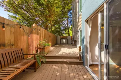 2210 NE 92nd St #104, Seattle, WA 98115 - Photo 8