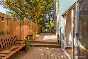 2210 NE 92nd St, Seattle, WA 98115 - Photo 8