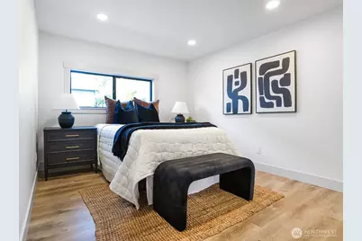 11647 Beacon Avenue S, Seattle, WA 98178 - Photo 14