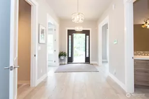 1808 104th Ave SE, Bellevue, WA 98004 - Photo 2