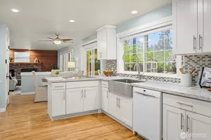 14314 NE 10th Pl, Bellevue, WA 98007 - Photo 10