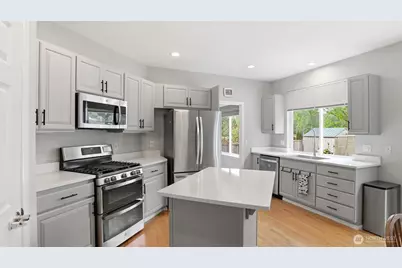 18637 172nd Place SE, Renton, WA 98058 - Photo 8