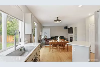 18637 172nd Place SE, Renton, WA 98058 - Photo 12