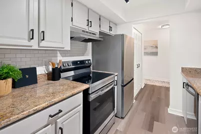 10508 NE 32nd Place #G302, Bellevue, WA 98004 - Photo 12