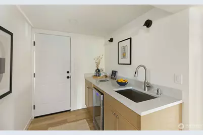 3430 39th Avenue W, Seattle, WA 98199 - Photo 12